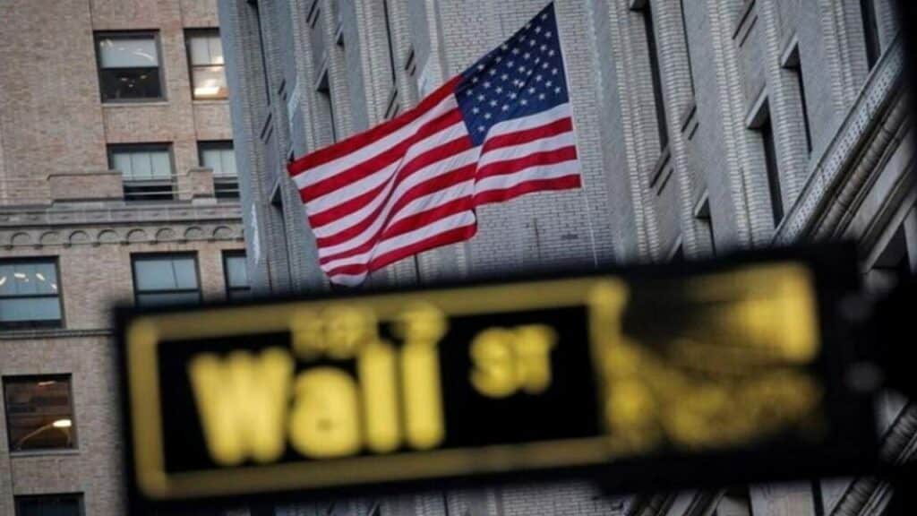 Σε ανοδική τροχιά μπήκε και πάλι η Wall Street