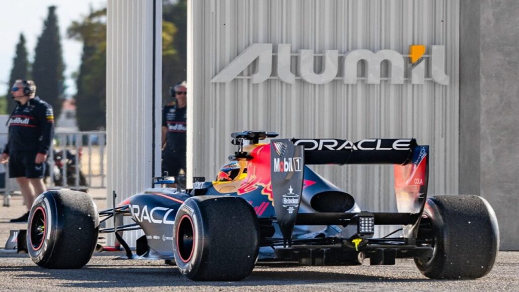 Η εξωστρέφεια γίνεται επενδυτικό όπλο στοχεύοντας τα €18